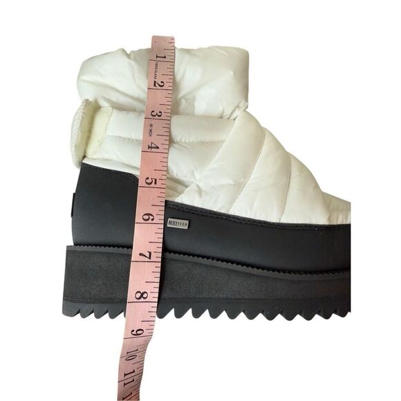 UGG Montara White Wool Lined Puffer Snow Boots Size 9 - Picture 12 of 12